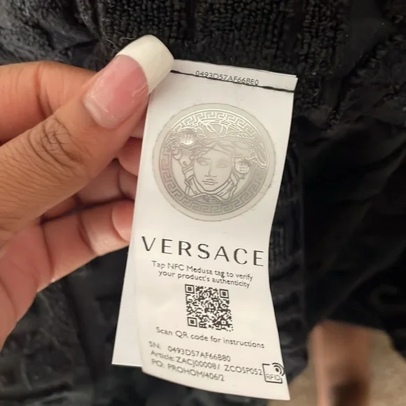 Versace Robe - Picture 6 of 9